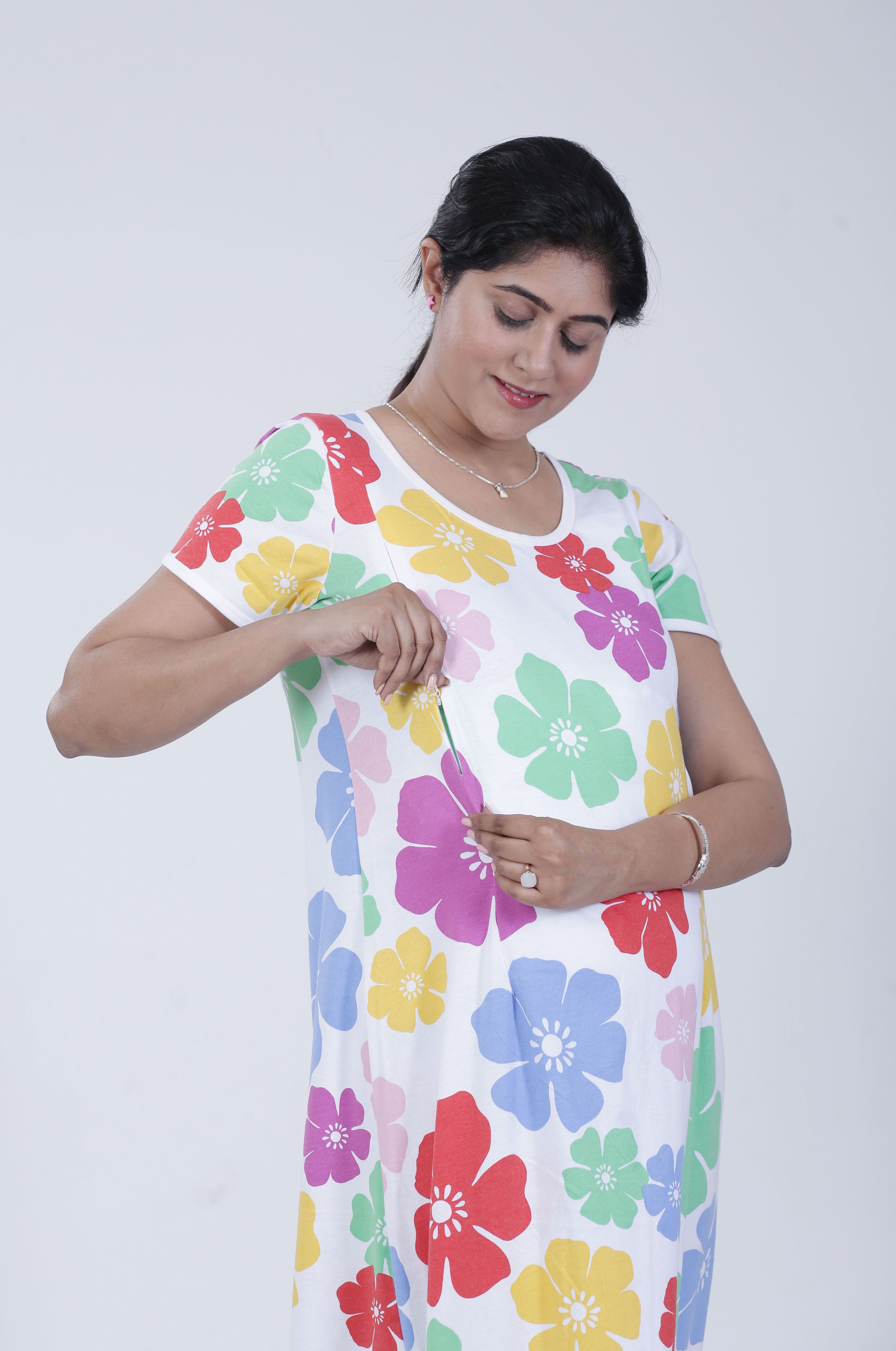 White floral print stretchable feeding nighty